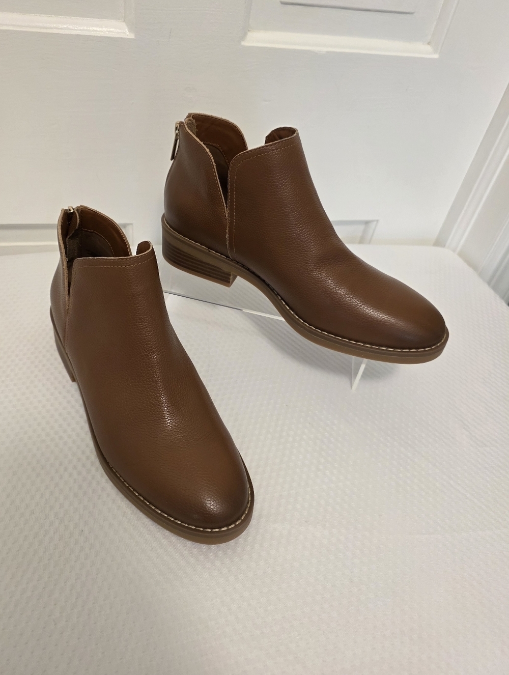 NWOB Lands' End Essential Zip Up Caramel In Color Leather Ankle Booties Size 8.5
